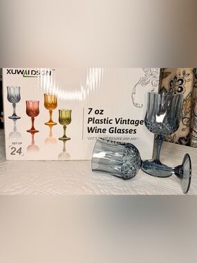 NIB Set of 24 Blue 7 oz Vintage-Style Crystal Wine Glasses BPA Free Plastic